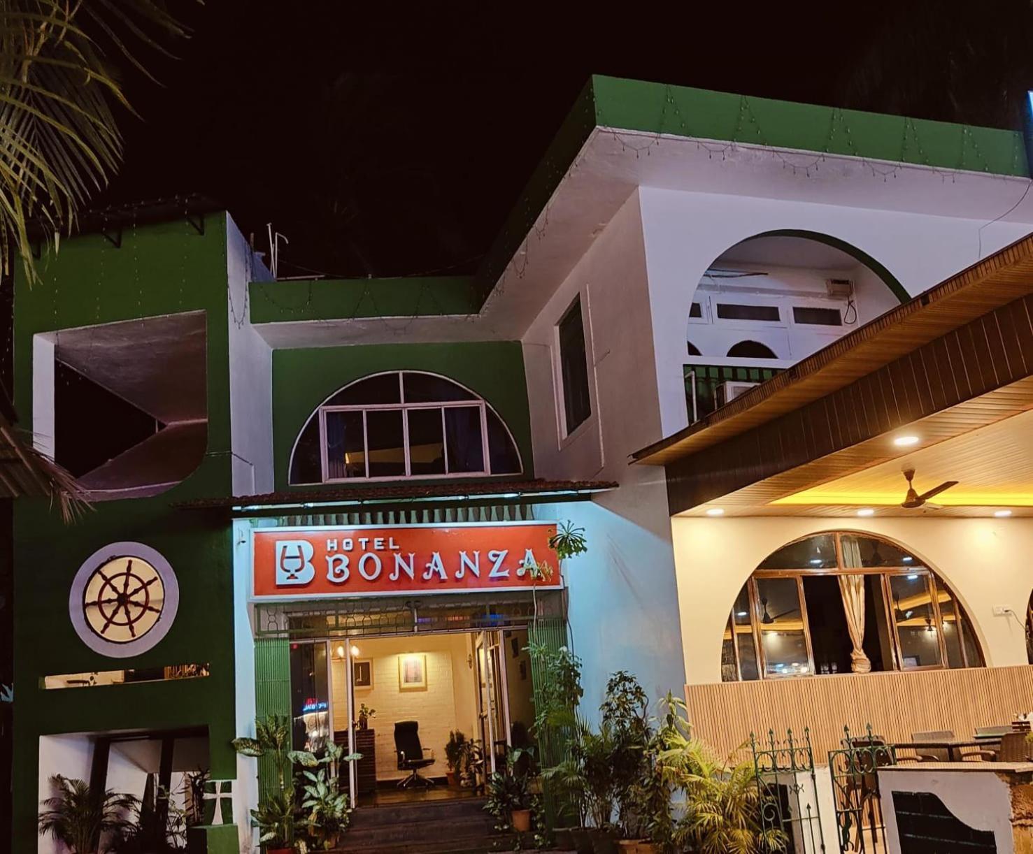 Hotel Bonanza บากา ภายนอก รูปภาพ