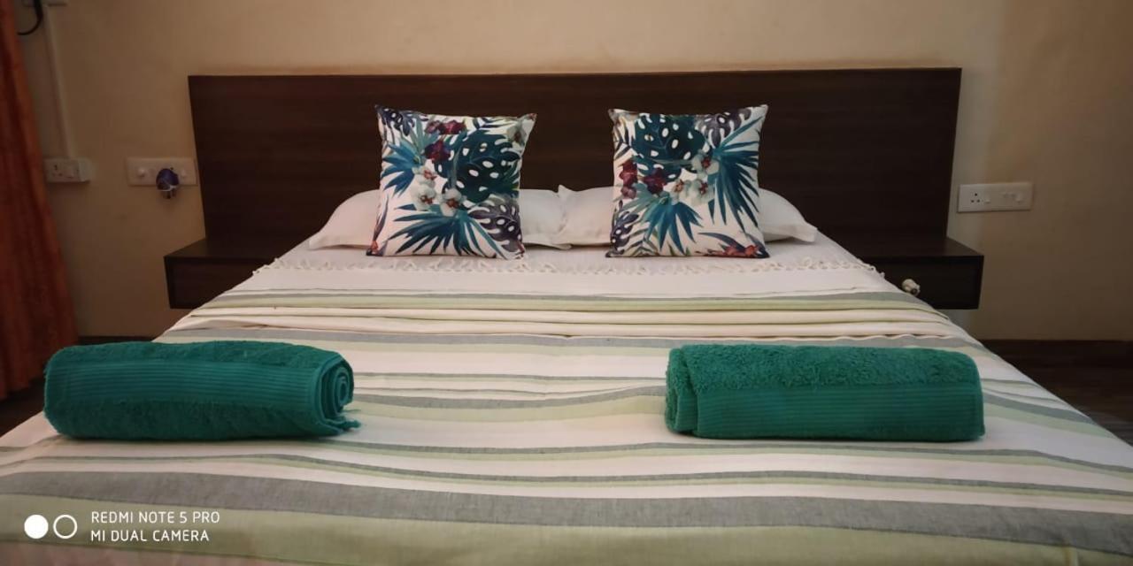 Hotel Bonanza บากา ภายนอก รูปภาพ
